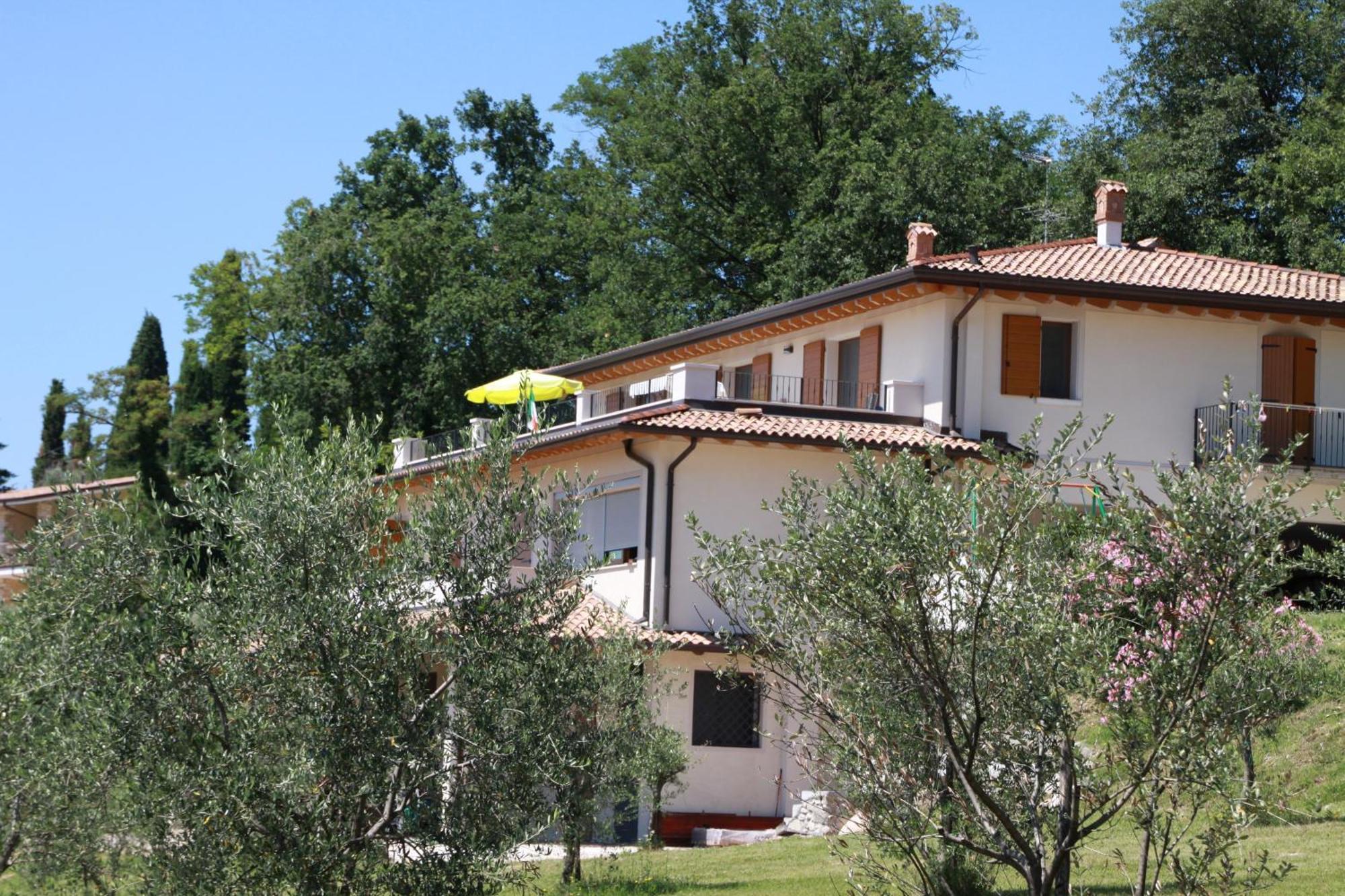 Agriturismo Nonna Bettina Moniga del Garda Luaran gambar