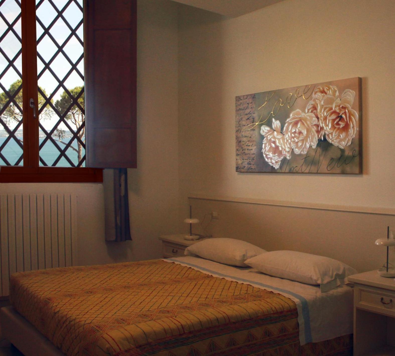 Agriturismo Nonna Bettina Moniga del Garda Bilik gambar